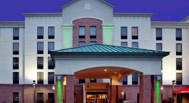 Holiday Inn Express & Suites Newport News by IHG