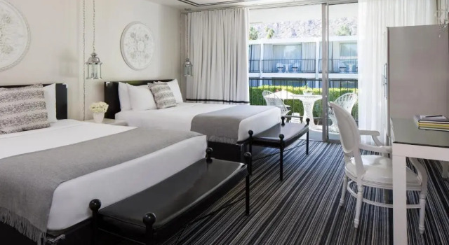 Четырёхместный номер Deluxe Avalon Hotel & Bungalows Palm Springs, a Member of Design Hotels