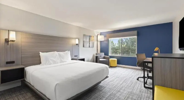 Трёхместный номер Standard с балконом Best Western Plus Elgin - Chicago