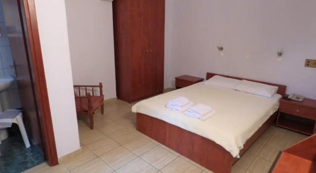 Апартаменты Цокольный этаж Dolphins Apartments & Rooms