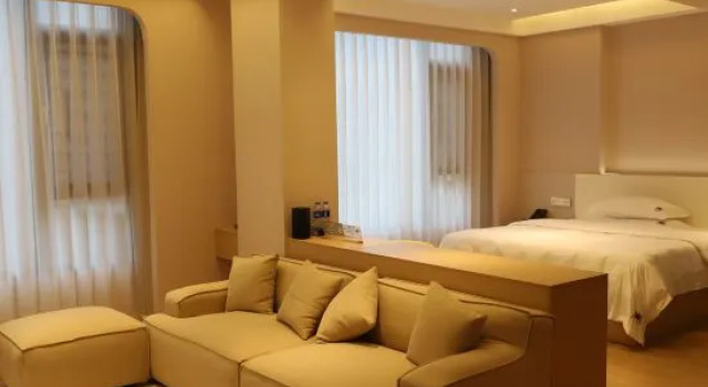 Люкс Longshan Yading Hotel