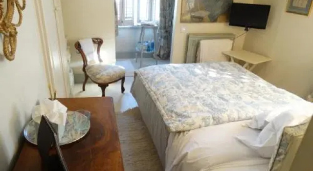 Hurlingham Bed  Breakfast