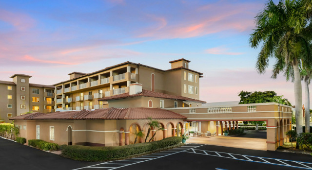 Inn of Naples, Tapestry Collection by Hilton, Забронировать Отель Нейплс Southwest Florida, рядом с Otter Creek Golf Course