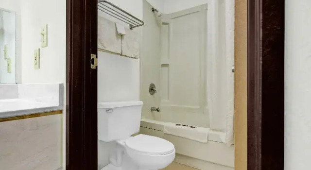 Номер Standard Brookville Inn By OYO Near Dayton International Airport