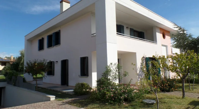 Вилла Marilena in Bibione With 3 Bedrooms and 2 Bathrooms