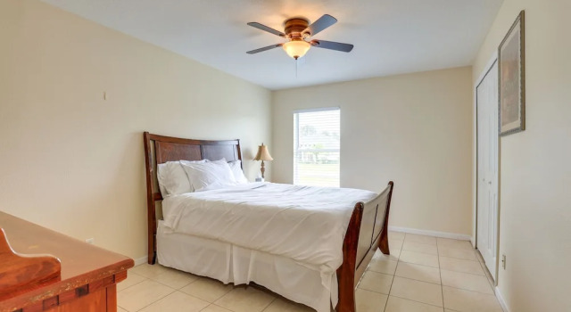 Коттедж с 4 комнатами с балконом Pet-friendly Port St Lucie Home ~ 5 Mi to Marina!