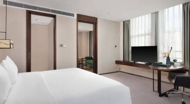Люкс Deluxe LiuZhou Imperial Dragon Bay Purejoy Hotel