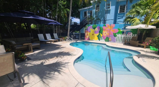 Duval Street Suite with pool