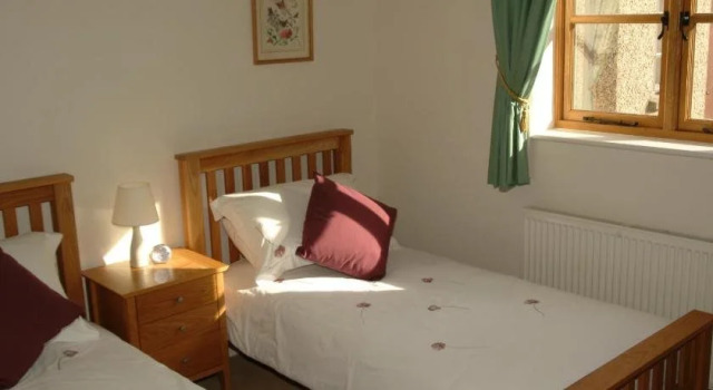 Hook Farm Cottages, Забронировать Фермерский дом Отели Ройал-Вуттон-Бассета с парковкой, Парковка