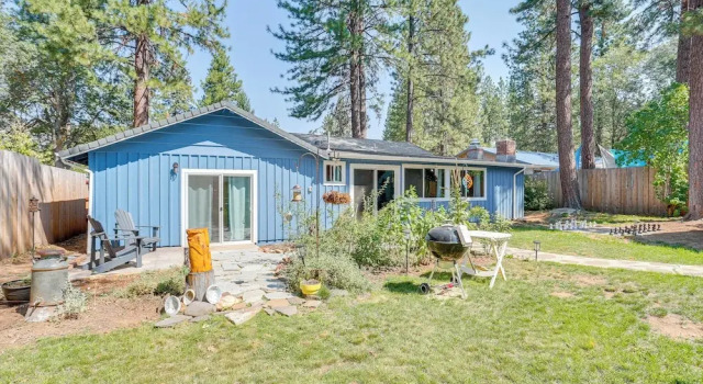 Коттедж Burney Cottage w/ Game Room: Walk to Town!