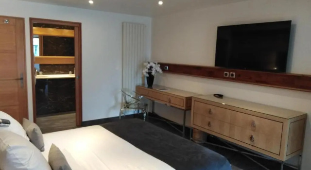 Двухместный номер Standard Hotel et Spa Le Lion dOr
