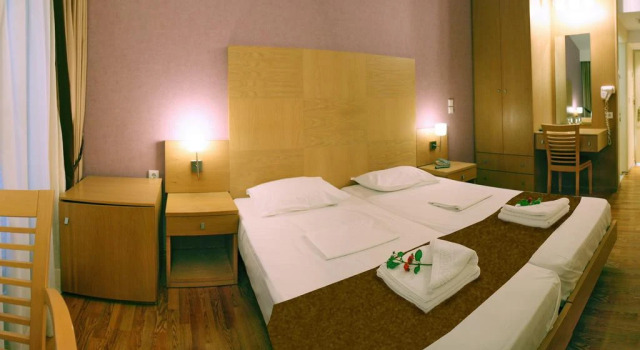 Sandy Bay Hotel