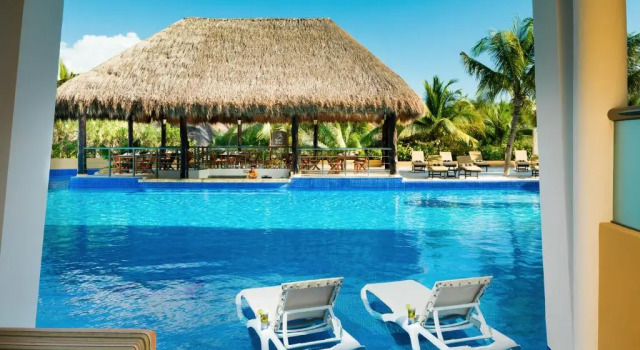 Полулюкс El Dorado Seaside Suites Oceanfront, All & More Inclusive