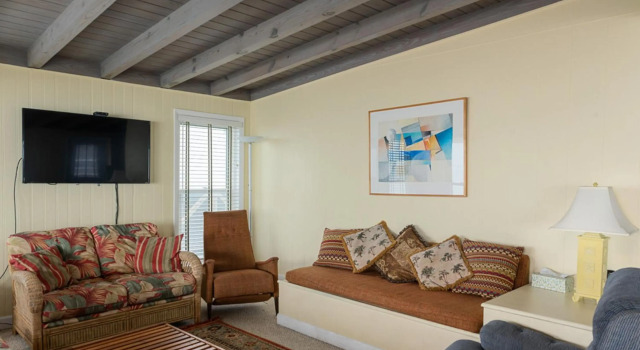 Admiral's Quarters by Oak Island Accommodations