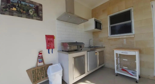 Люкс Accommodation Creek Cottages & Sundown View Suites