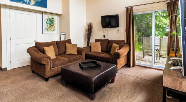 Апартаменты 3 Pines Lodge Muskoka