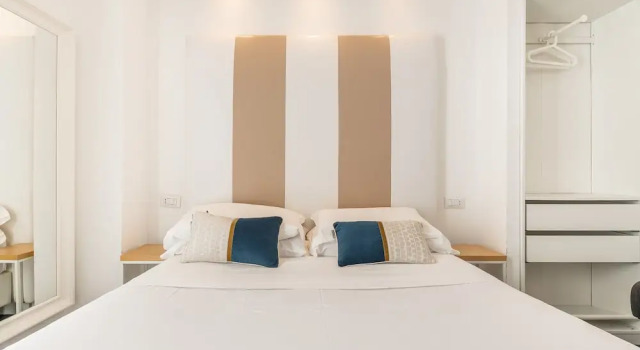 Номер Standard с балконом PLEY Cagliari Boutique Suites