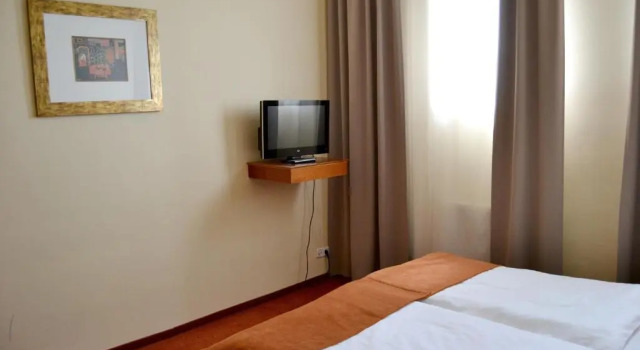 Апартаменты Hotel Plaza