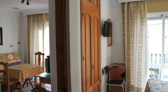 Апартаменты Hostal Ana