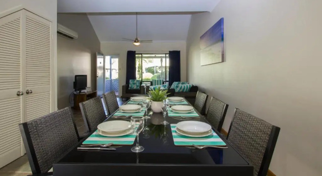 Апартаменты с 3 комнатами Broome Beach Resort