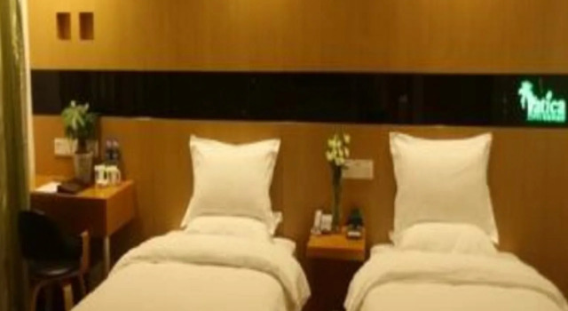 Vatica ChaoYang the East of Railway Station XinHua Road Hotel, Foglalás Szálloda Chaoyang Liaoning