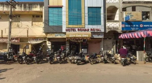 Hotel Ronak Royal, Boek Hotel Hotels in Gujarat met ontbijt, Ontbijt