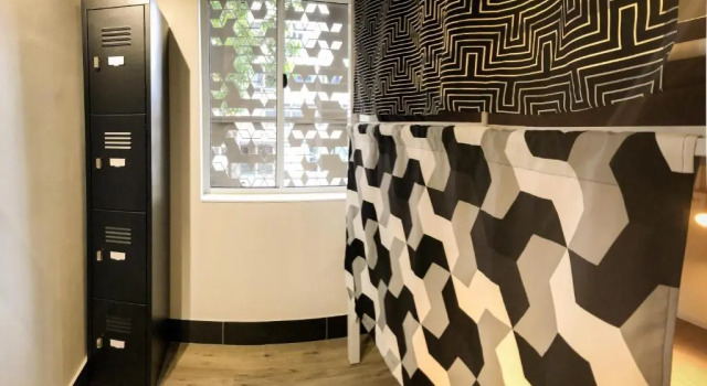 Кровать в общем номере Brisbane Quarters