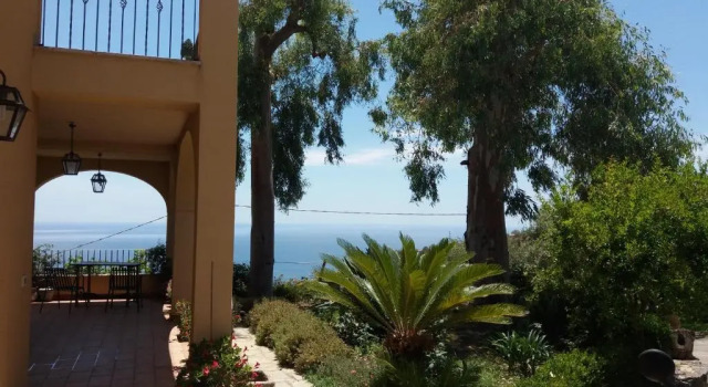 Sea View Villa Taormina, Prenota Villa Hotel a Sicilia con parcheggio, Parcheggio