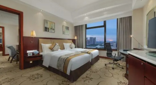 Люкс с 2 комнатами с видом на озеро Powerlong Grand Hotel Jinjiang Quanzhou