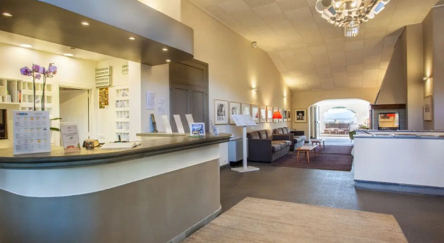 Hotel Terre Di Casole, Book Hotel 4-stjernede hoteller i Val D'Elsa, 4*