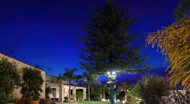 Villa Araucaria, Book Villa Hotels in Sicily with Parking, Parking