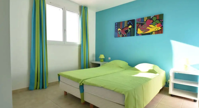 Air-conditioned villa with heated pool, guesthouse and stunning views, Rezerwuj Willa Domki letniskowe w Felines-Minervois, Domek