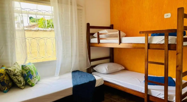 Кровать в общем номере (мужской номер) Hostel Litoral