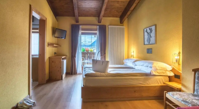 Четырёхместный номер Standard Hotel Angelica