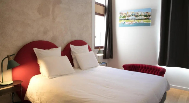 Spacieux Appartement, A-Mi-Chemin, Au Coeur de Tournus, Забронировать Апартаменты/квартира Отели Бургундия-Франш-Конте с парковкой, Парковка