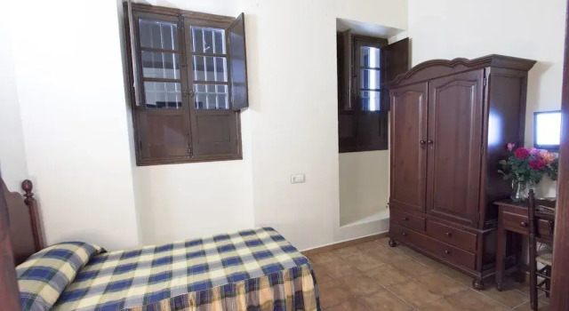 Hotel Puerta De La Sierra, Book Hotel Puerto Serrano Andalusien