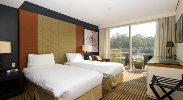 Двухместный номер Standard Lakeside Hotel and Conference Centre