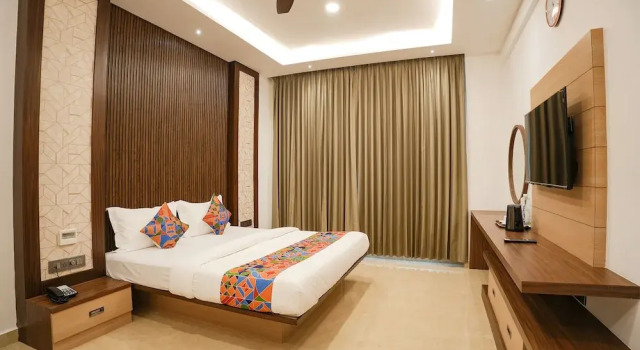 FabHotel 7 Hills, Забронировать Отель Отели штата Карнатаки 3 звезды, 3*