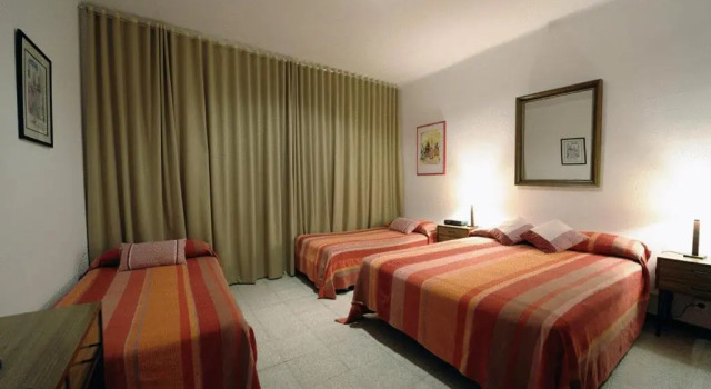 Четырёхместный номер Standard Hostal Residencia Catalina