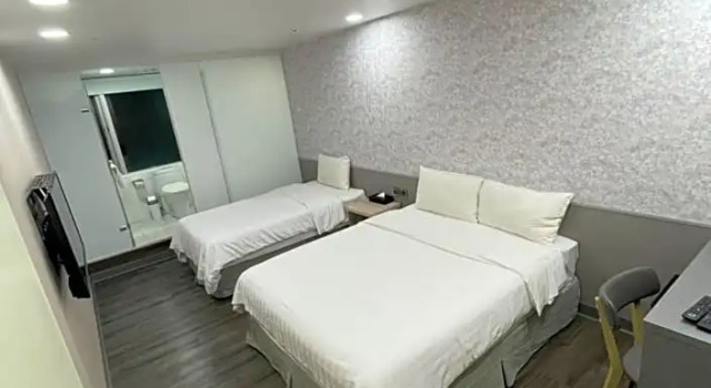 Трёхместный номер Standard Fun Inn Taipei Hostel
