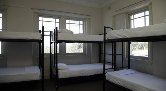 Кровать в общем номере Noahs Backpackers
