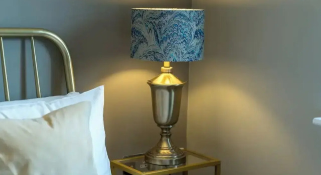 Designer 1 Bed Flat Barons Court Sleeps 4, Balcony, Забронировать Отель Отели Англии 3 звезды, 3*