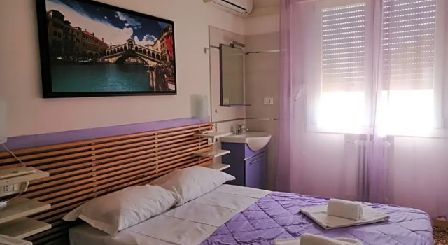 Номер Economy Colors