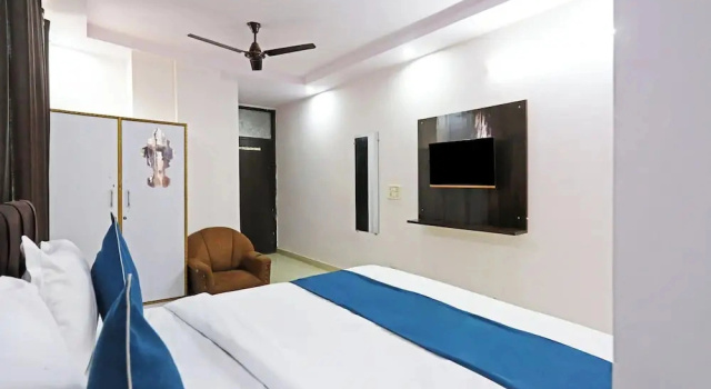 Номер Deluxe FabHotel Grand Victory