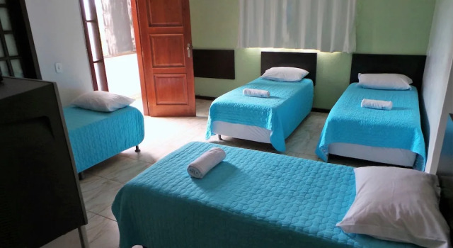 Четырёхместный номер Standard с балконом Hotel Vila Planalto