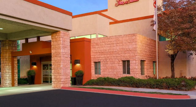Полулюкс Hampton Inn & Suites Denver Tech Center