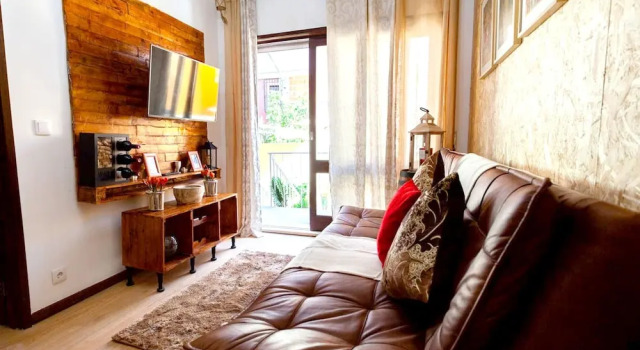 Apartment With one Bedroom in Porto, With Furnished Balcony and Wifi, Varaa Huoneisto Hotellit Porto pysäköinnillä, Pysäköinti