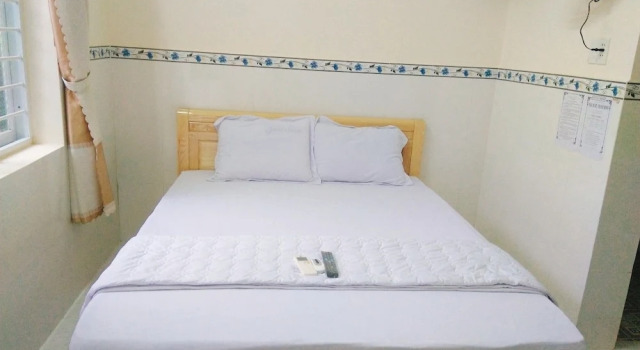 Nhà nghỉ Hạnh Minh, Prenota Affittacamere Hotel economici a Con Dao
