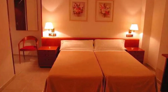 Hostal Dos Rios, Rezerwuj Hotel Hotele w Aragonia z parkingiem, Parking