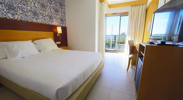 Hotel Canelas, Забронировать Отель Отели Портоново с парковкой, рядом с Пляж Baltar, Парковка